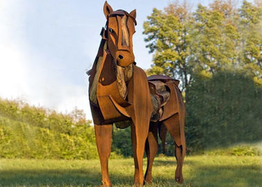 Life Size Metal Horse Sculpture / Metal Horse Garden Sculpture Rusty Finishing
