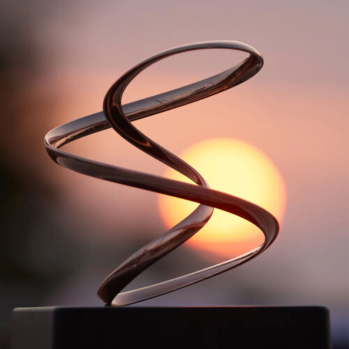 Последние блоги о компании Kinetic Art for Every Space: Introducing Our Collection from Desktop to Monumental