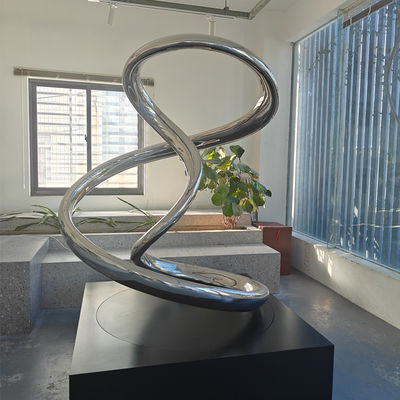 Хорошая цена. Монументальное отражение