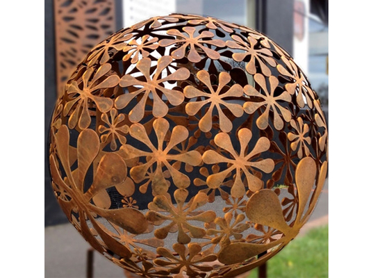 Современная скульптура стального шарика Dia Corten 100cm для оформления сада